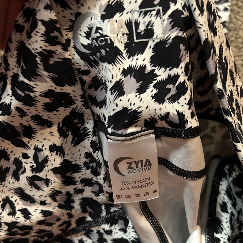 ZYIA Black and White Leopard Print Activewear - Picture 2 of 3